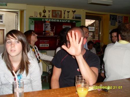 PAS MAL ....UNE MAIN ENTIERE