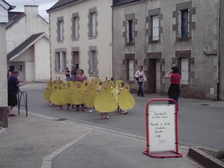 petits enfants d�guis�s en poire